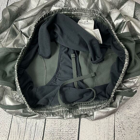 UNDER ARMOUR Running Shorts - Picture 6 of 6